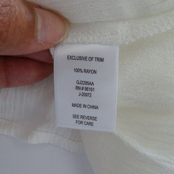 Gypsies and Moondust White Off-Shoulder Lace Trim Top Women Size L Summer FLAW - Picture 5 of 9